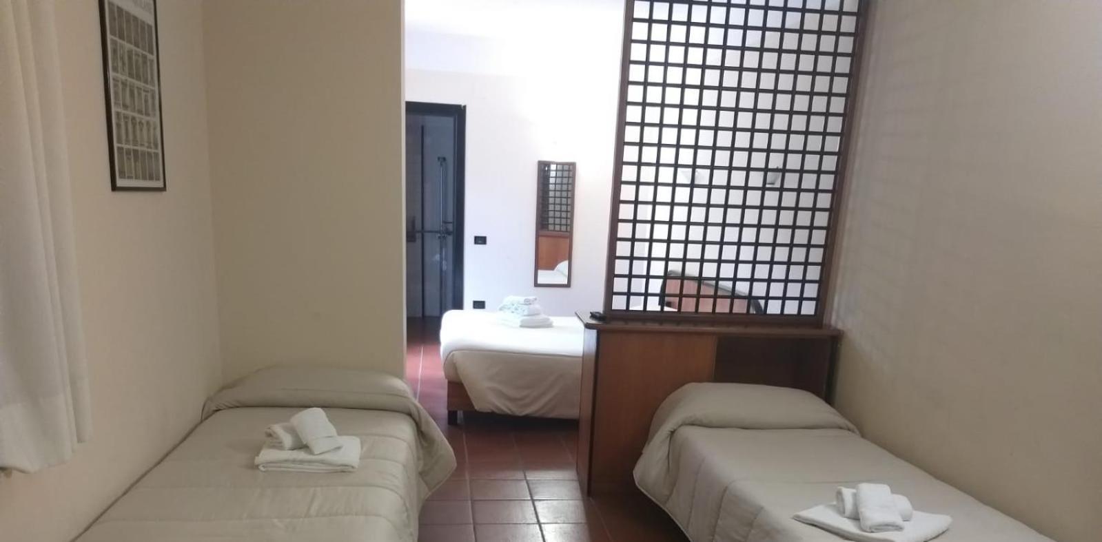Lh Albergo Il Picchio เปสกัสเซโรลี ภายนอก รูปภาพ