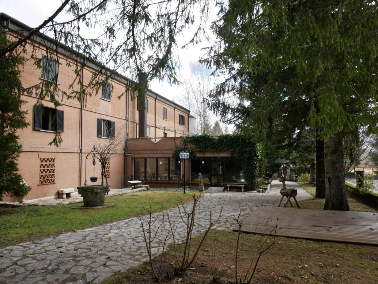 Lh Albergo Il Picchio เปสกัสเซโรลี ภายนอก รูปภาพ