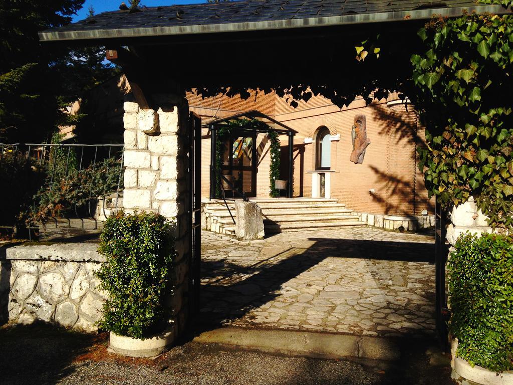 Lh Albergo Il Picchio เปสกัสเซโรลี ภายนอก รูปภาพ