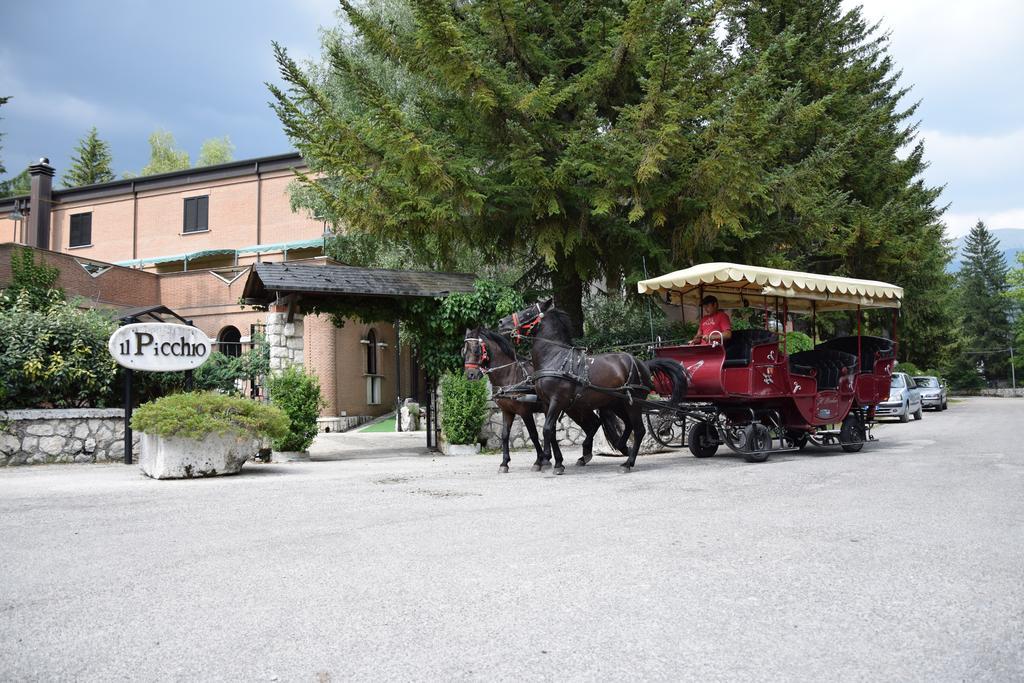 Lh Albergo Il Picchio เปสกัสเซโรลี ภายนอก รูปภาพ