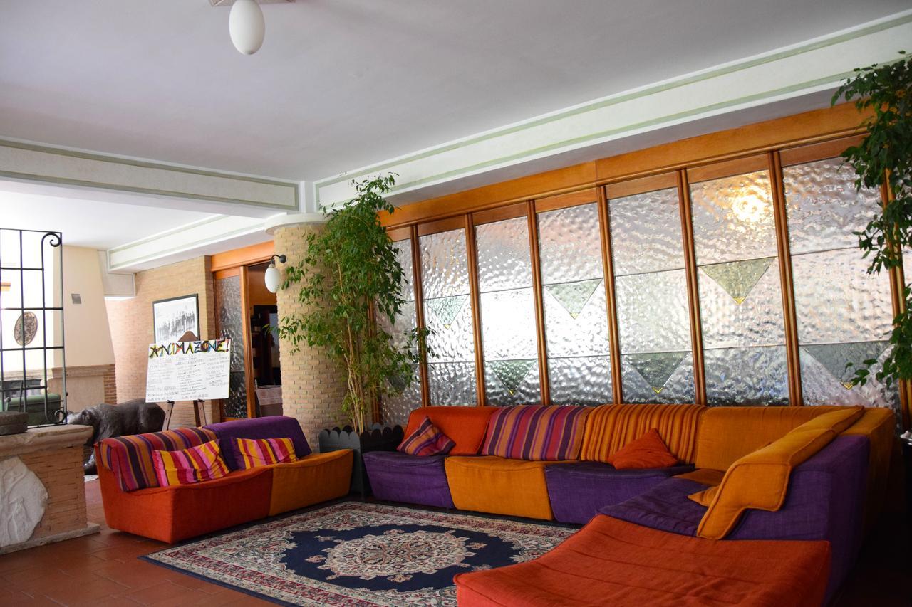 Lh Albergo Il Picchio เปสกัสเซโรลี ภายนอก รูปภาพ