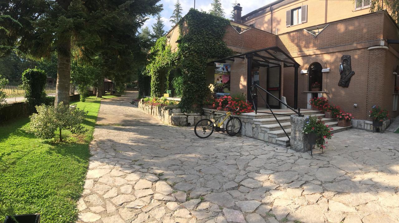 Lh Albergo Il Picchio เปสกัสเซโรลี ภายนอก รูปภาพ