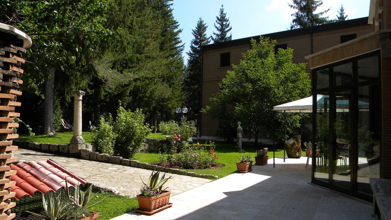 Lh Albergo Il Picchio เปสกัสเซโรลี ภายนอก รูปภาพ