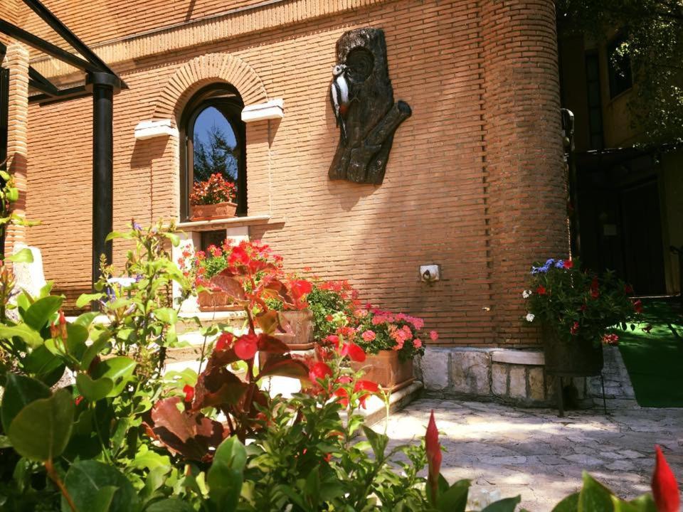 Lh Albergo Il Picchio เปสกัสเซโรลี ภายนอก รูปภาพ