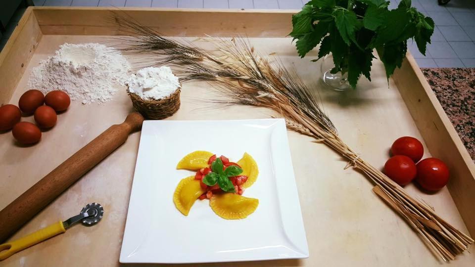 Lh Albergo Il Picchio เปสกัสเซโรลี ภายนอก รูปภาพ